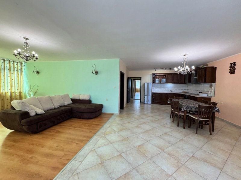 Продава се Тристаен апартамент в Поморие - 130 кв.м за 589 €/кв.м - Снимка #1