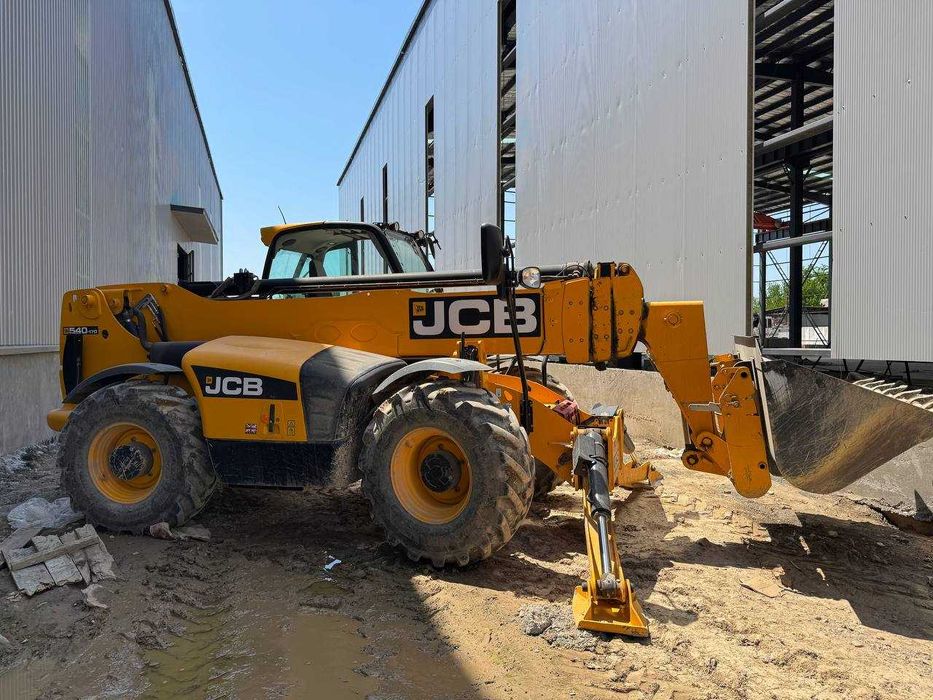 Sotiladi: JCB 540-170 teleskopik yuklagich (Telehandler)