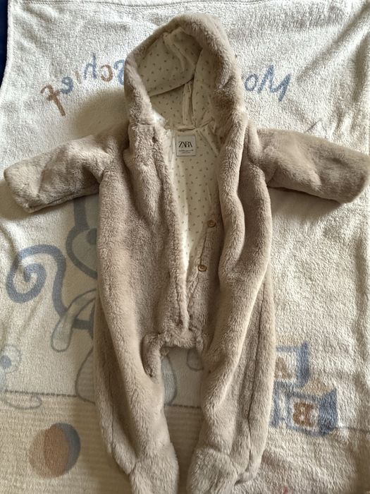 Combinezon Zara 6- 9 luni
