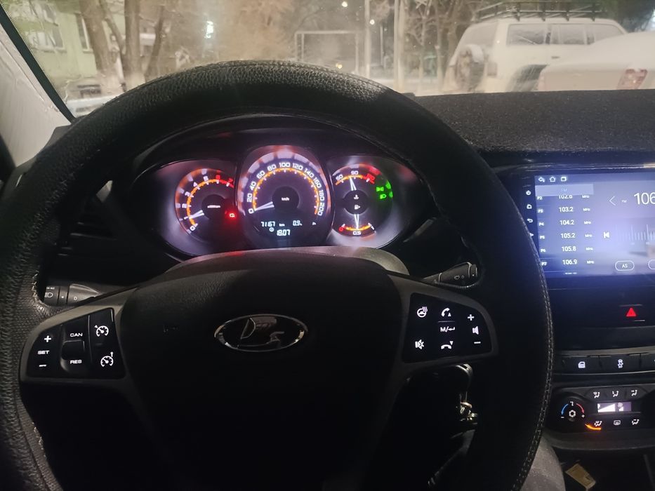 Лада Веста 2020 год