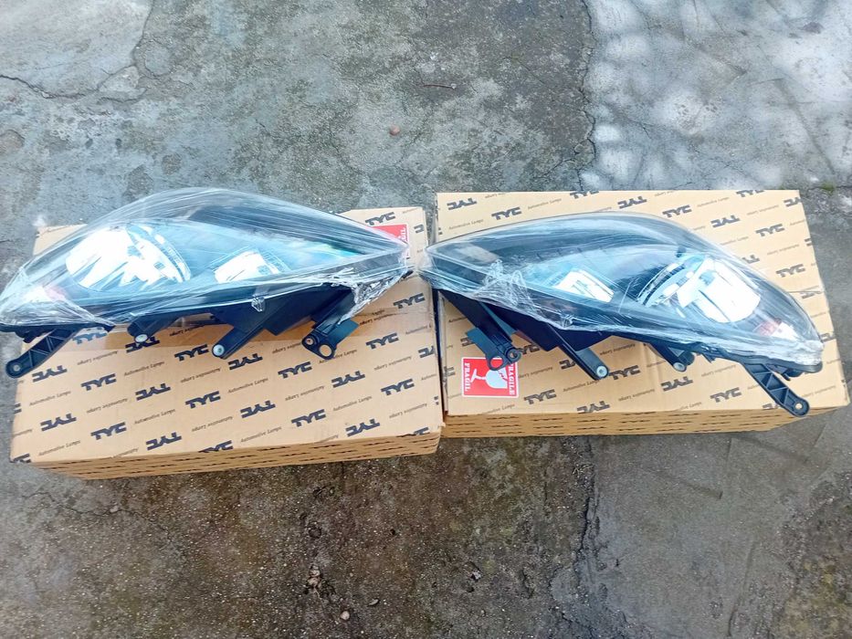 Фар Опел Зафира Б