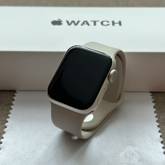 Часы Apple Watch SE (40 мм)
