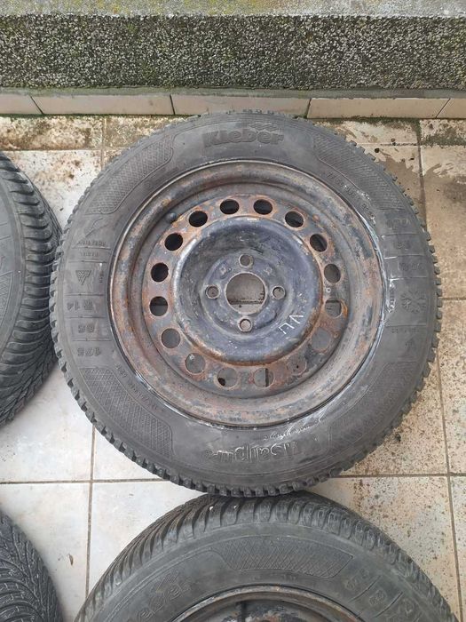Продавам 4 бр. джанти със зимни гуми за Рено 175*65*14