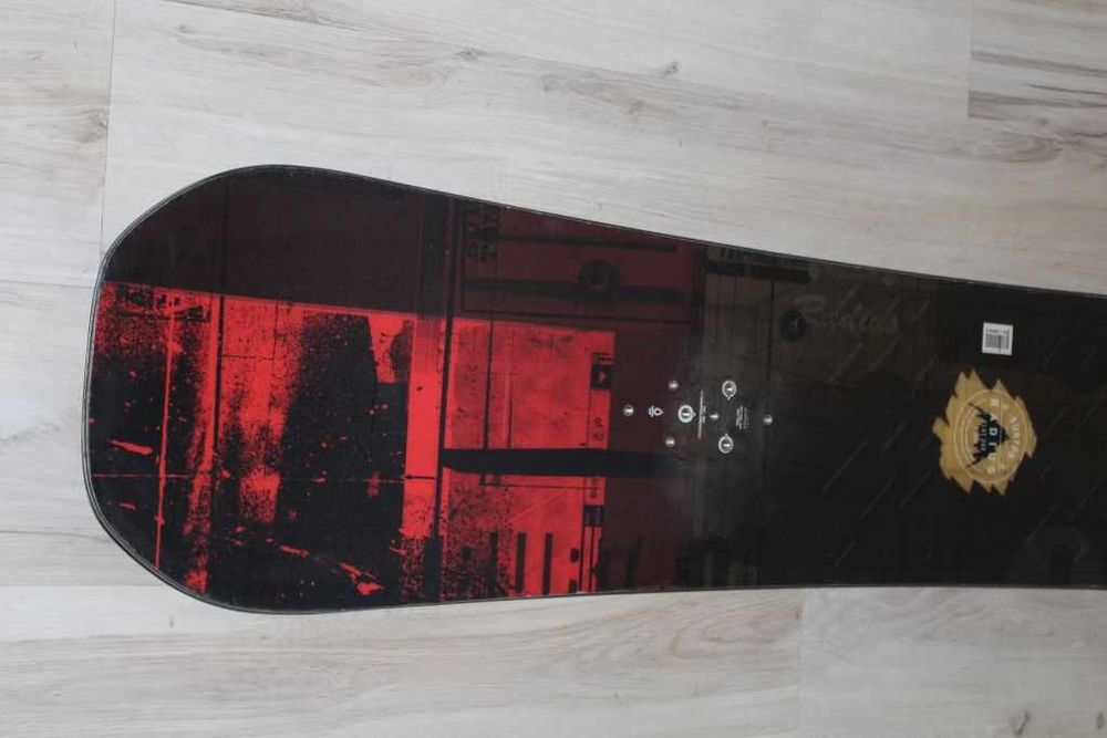 BURTON Radius Flat Top 155cm 2024