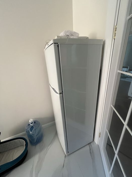 Холодильник двухкамерный