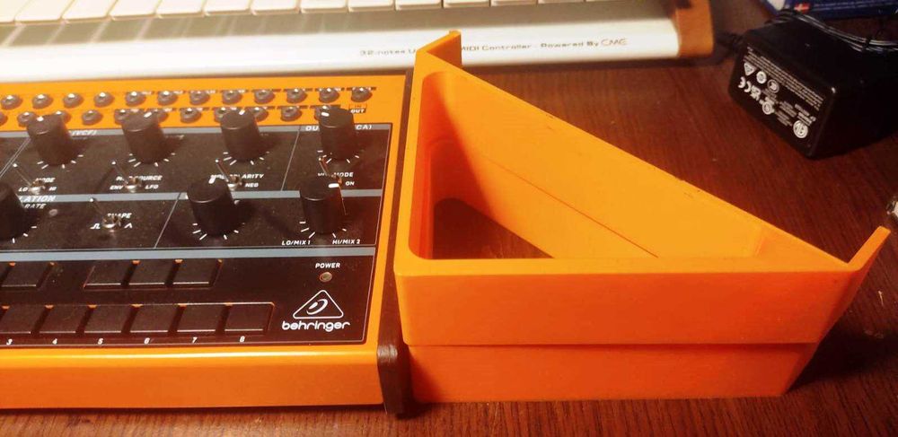 Vand suporti din plastic pentru Behringer Crave