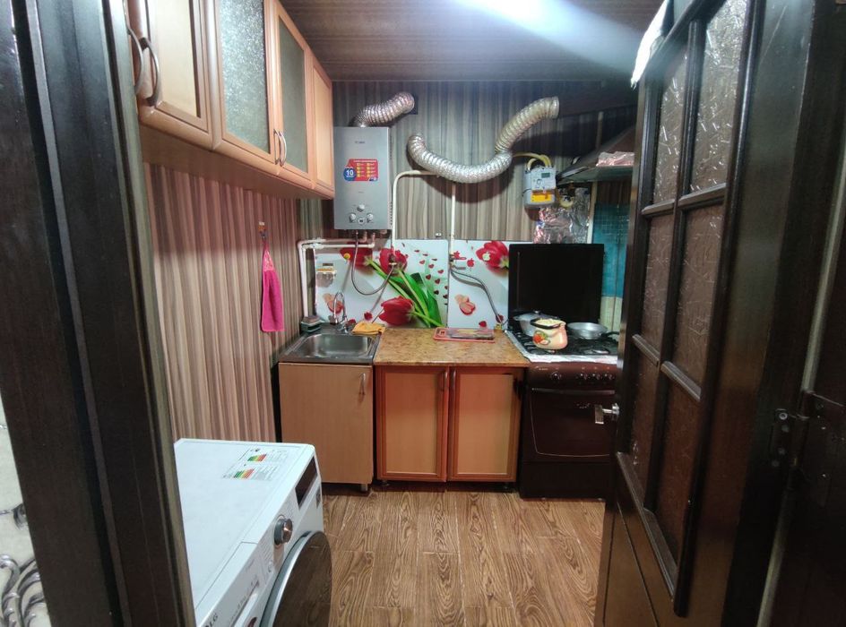 Продаётся 2/2/4,болкон 2х6, метро Дустлик - 1. Чкалов !