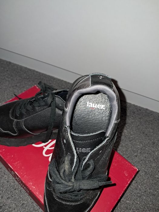 Adidași im stare foarte buna