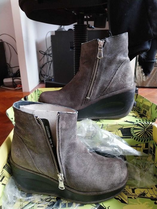 Дамски боти FLY London