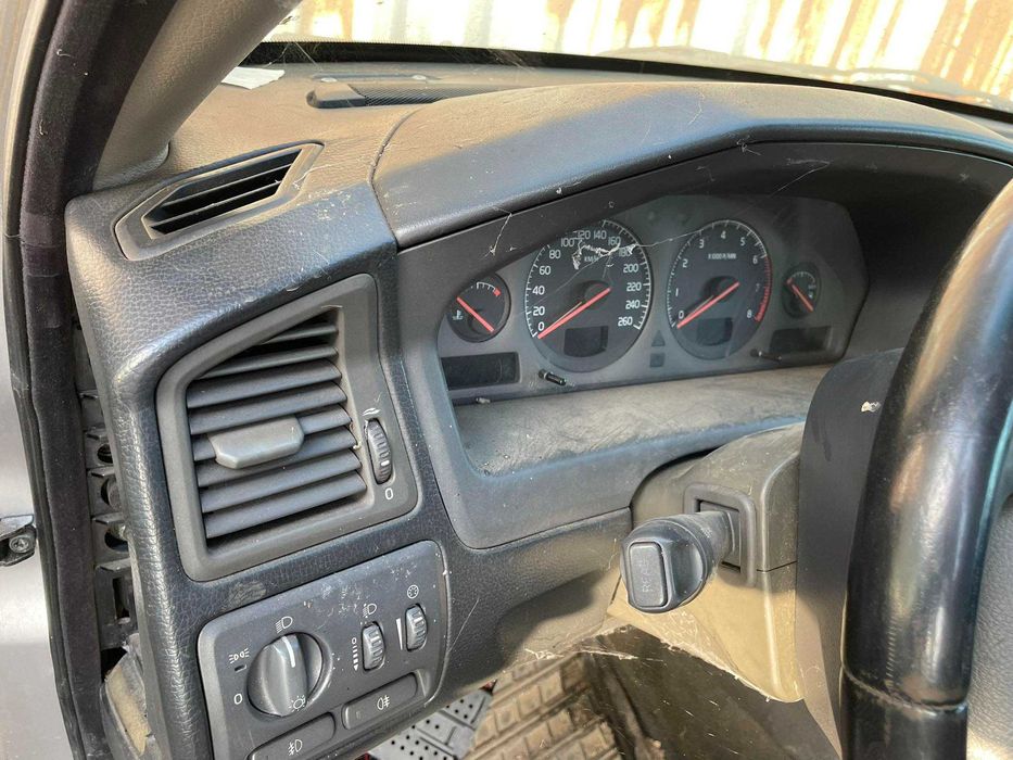 volvo v70 2.4 i на части волво в70