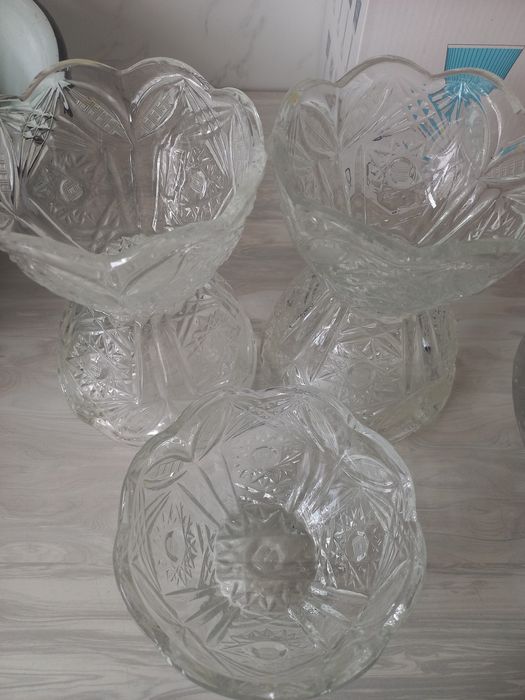 Хрустальдар сатылады.Әр түрлі.