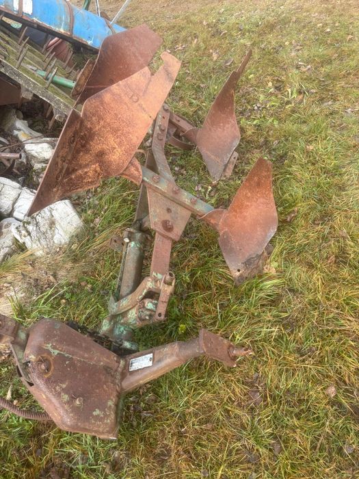 Plug cu fouă brazde reversibil