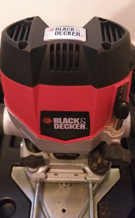 Masina de frezat Black & Decker KW900EKA 1200 W 28000 RPM 55mm complet