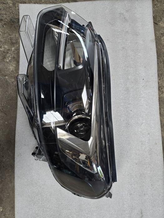 Ляв фар за Opel Zafira Life / Vivaro / Зафира  Виваро след 2019 г.