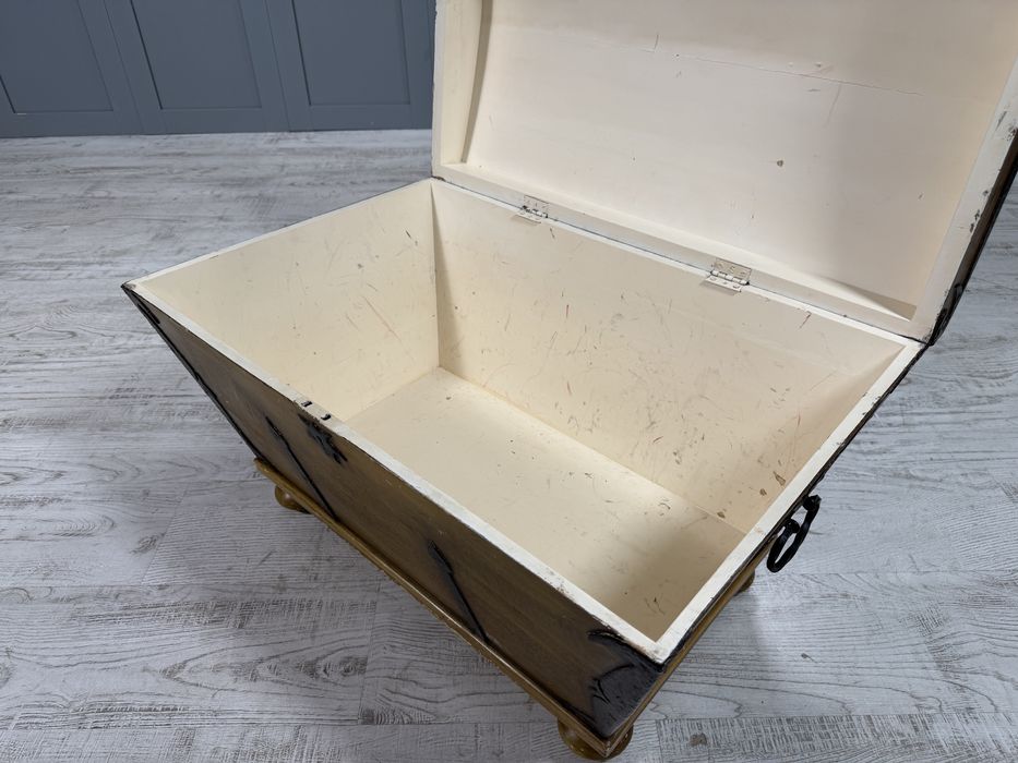 Старинен сандък масив К010