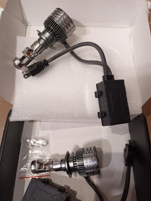 Последна цена 30 евро и свалям  обявата Лед камбус с лупа  крушки Н7