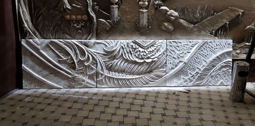 Скульптуры, барельефы,  роспись стен и потолков, художники