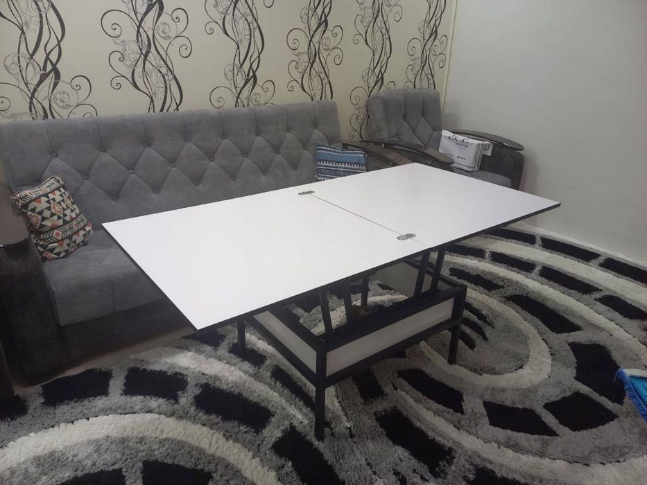 Стол трансформер новый, с маленьким дефектом