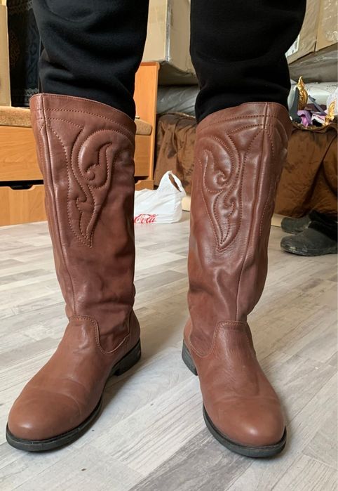 Батырдың киімі сатылады