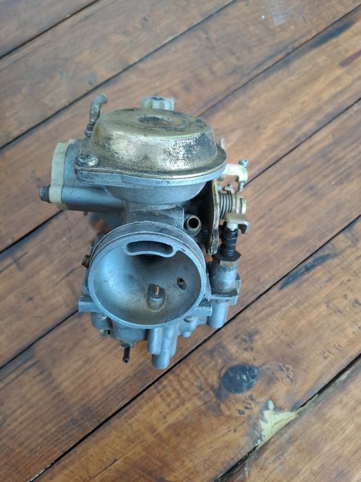Продавам карбуратор за скутер Yamaha