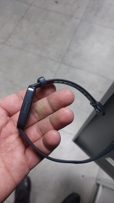 Продам фитнес браслет