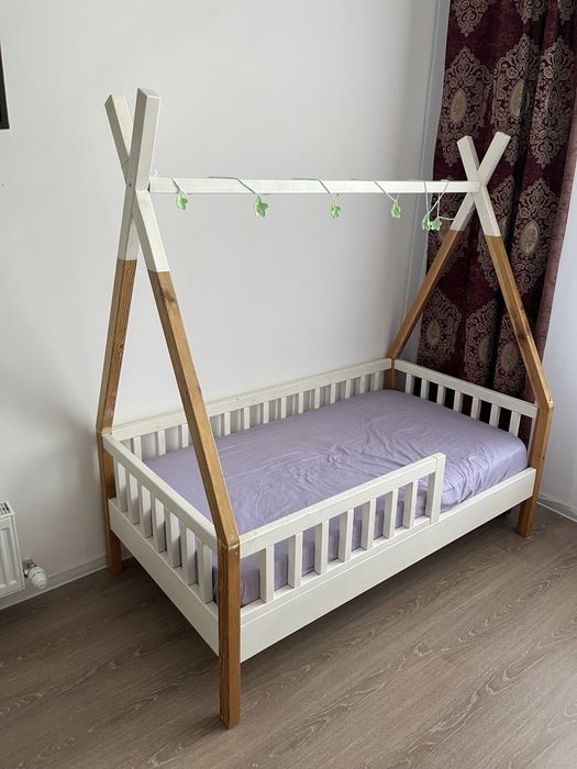 Детская кровать из дерева