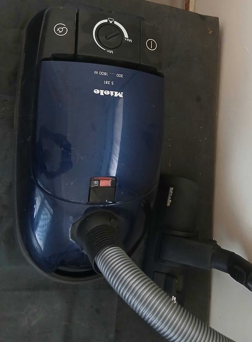Прахосмукачка MIELE 1800 W