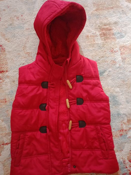 Безрукавка куртка толстовка