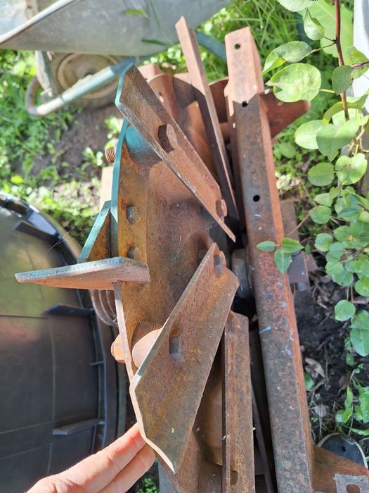 Tocator de lemne cu cuțite