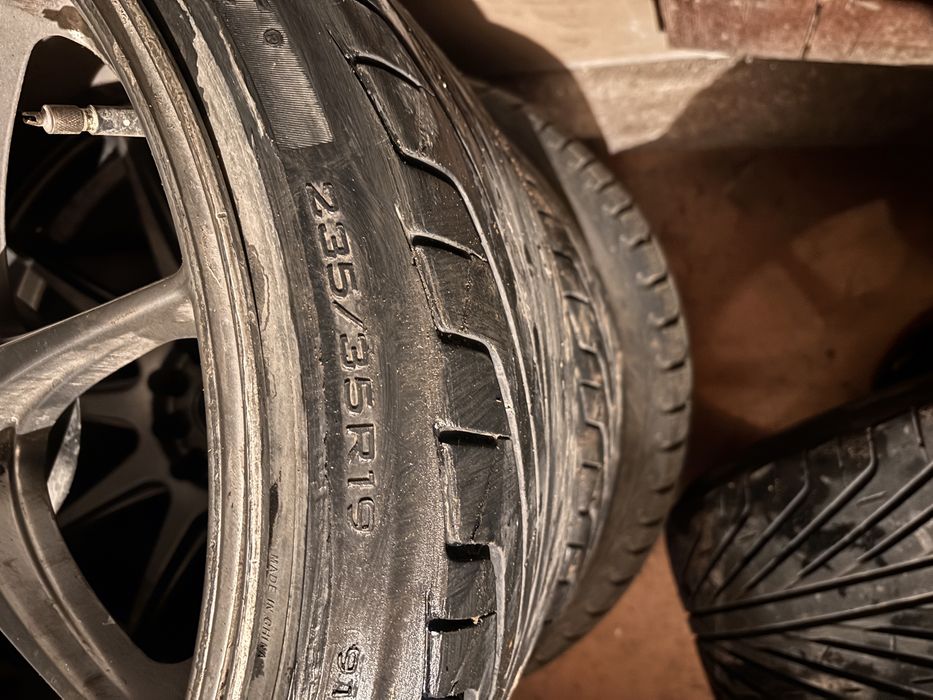 Продам диски с резиный 19