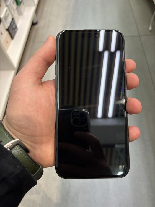 Iph 15 pro max  chip sim