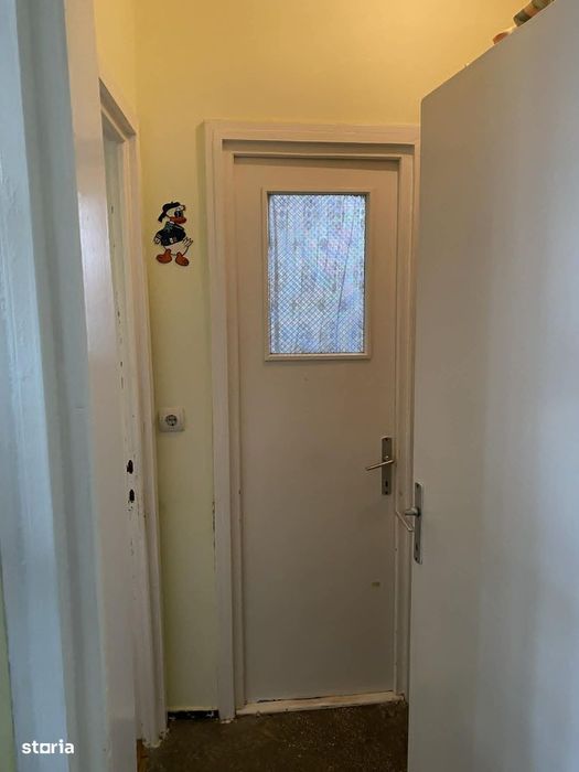 Apartament de vânzare cu 3 camere zona Micro 1