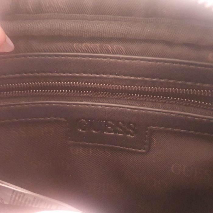 Gentuta de umar Guess