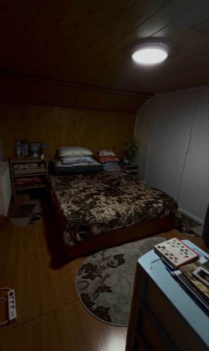 Casa parter+mansarda si spatiu comercial