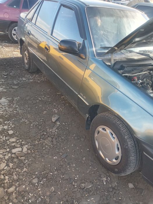 Sedan DAEWOO Nexia 1