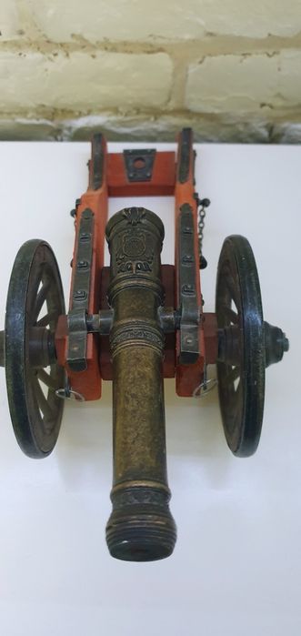 Macheta Tun bronz/lemn anul 15** (detalii complete)