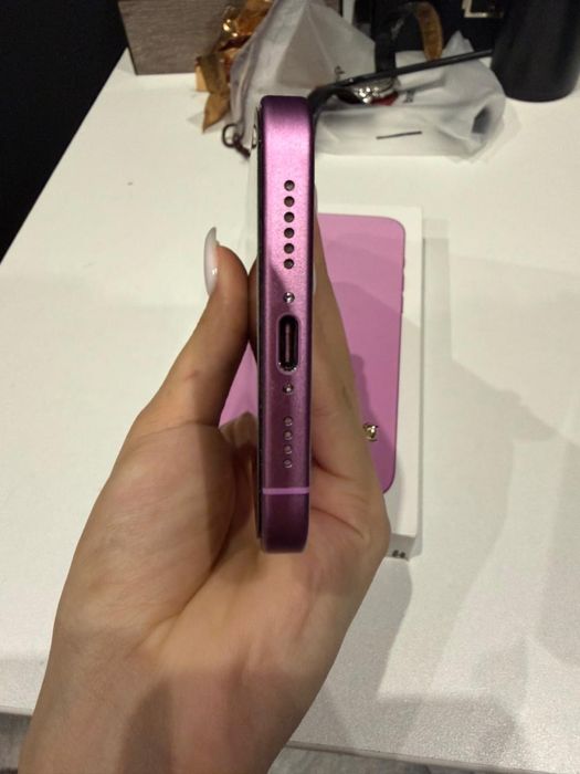 Iphone 16 plus розовый