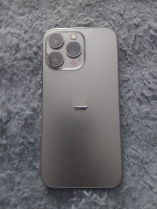 Продам телефон айфон 13 про