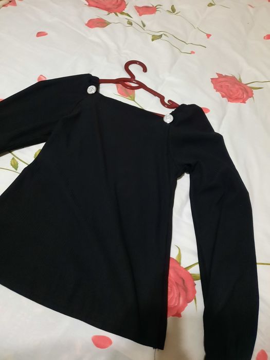 Shoshilinch! Elegant bluzka faqat 60 mingga – hozir olib ketsangiz”