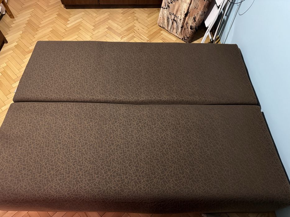 Разтегателен диван