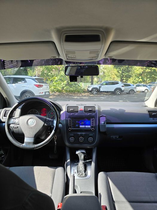 Volkswagen Golf 5 – 2.0 TDI (140 CP)
