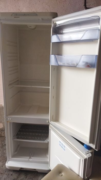 Холодильник бирюса