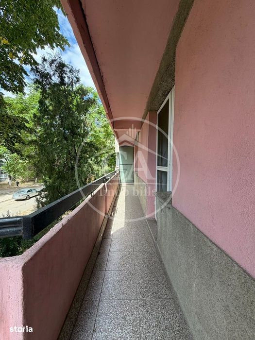 Apartament de vânzare cu 4 camere în zona Decebal, Oradea