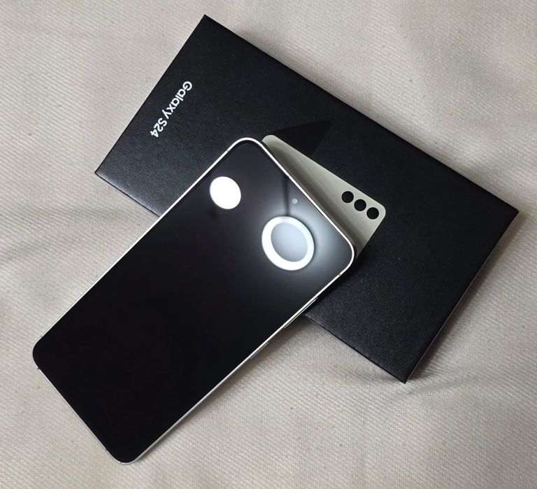 Samsung Galaxy S24 - 256 GB, amber yellow, baterie 100%