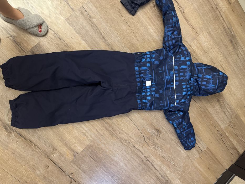 Продам комбинезон Reima