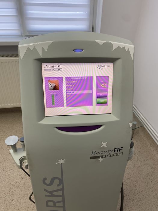 Vand echipament pentru cabinete de estetica