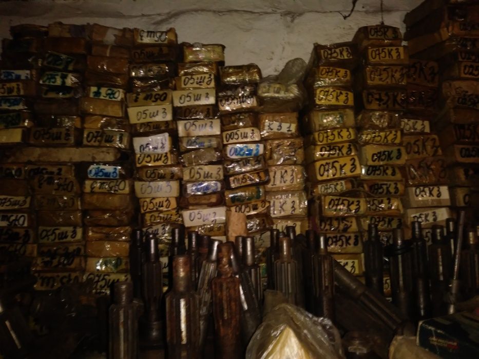 ЗИЛ. ГАЗ.УАЗ разные запчасти