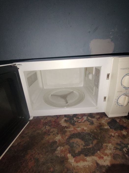 Продаю микроволновку LG