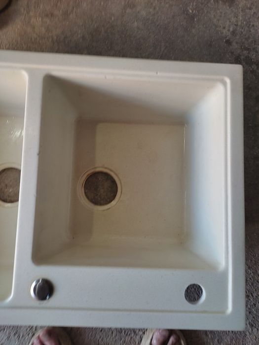 Продам керамическую раковину бу