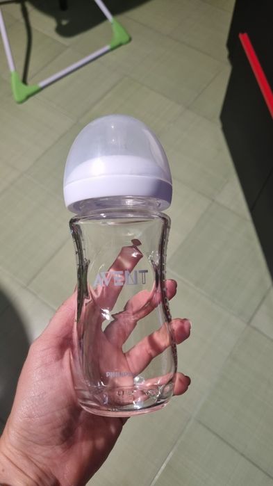 Стерилизатор за микровълнова PHILIPS AVENT с подарък 2 шишета и помпа